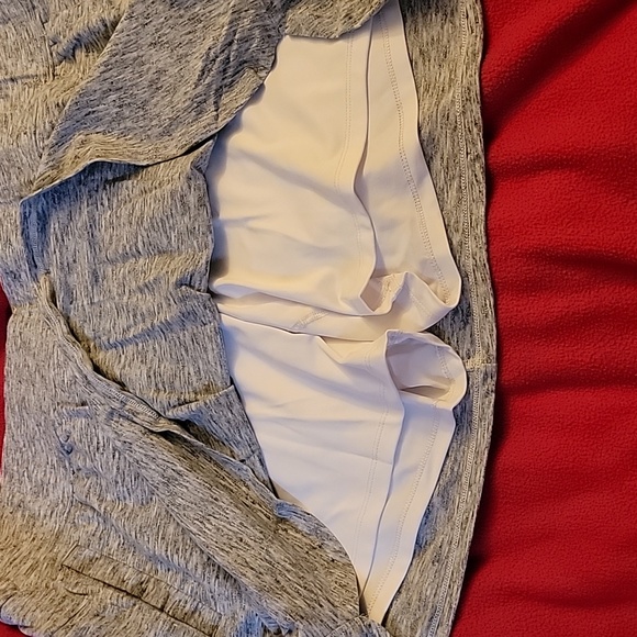 SKORT!! Tek Gear Skort, 17" length from waist to leg, 2x, gray/white, exc cond! - Picture 2 of 5